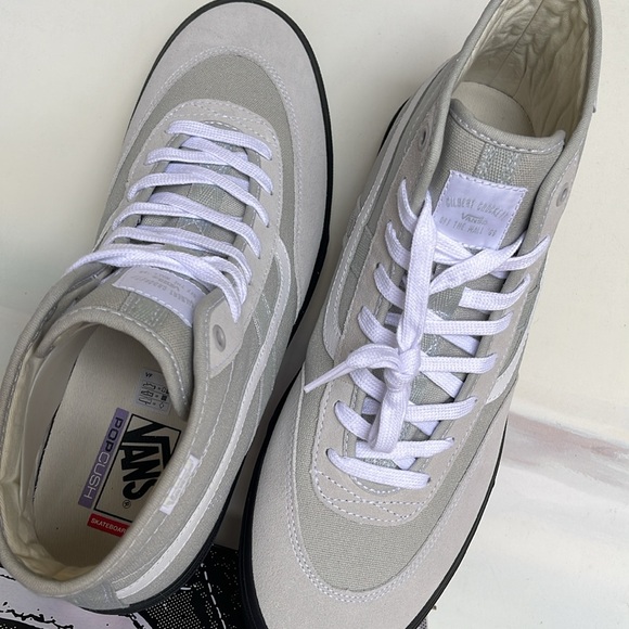 Vans Men’s Crockett High
Light Gray/Black
VN0A5JIGBH8
Sneakers - Picture 13 of 16